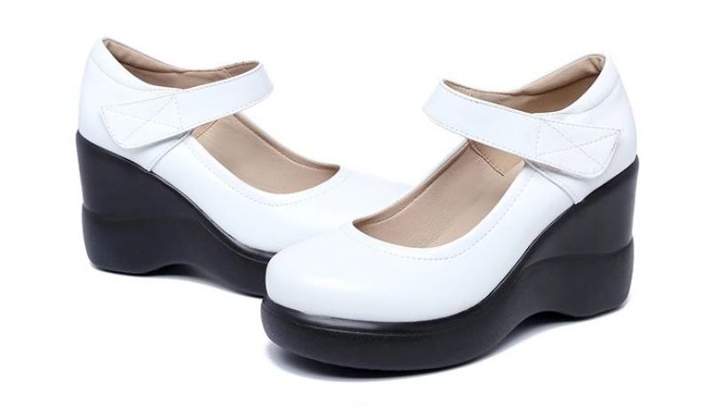 Agustina Damskie Buty Na Platformie Na Koturnie - Czarny