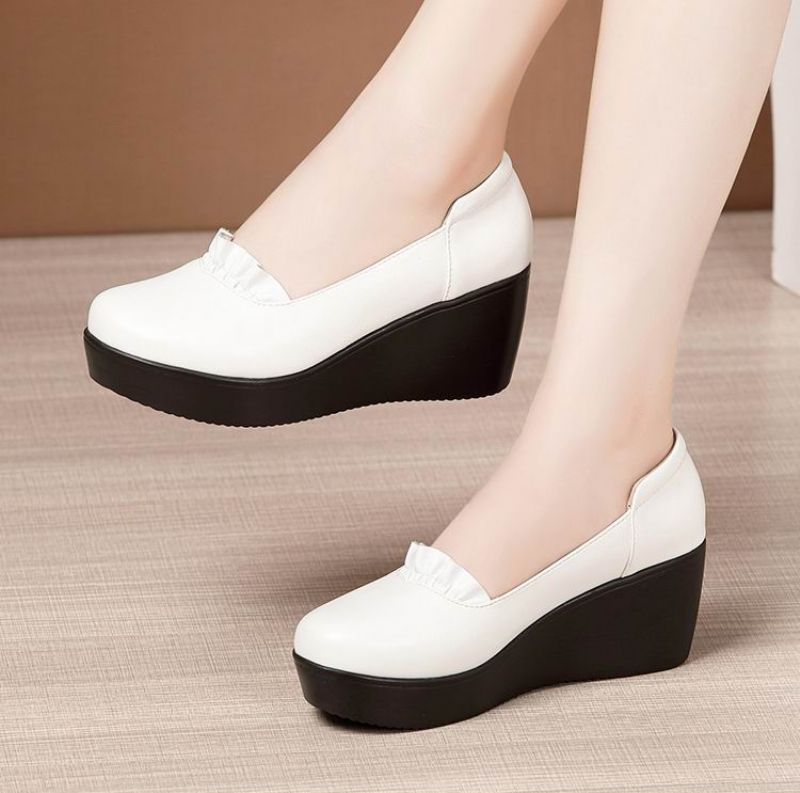 Albani Damskie Buty Na Koturnie - Czarny