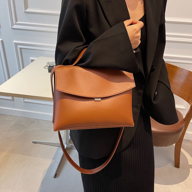 Bianco Mała Skórzana Torebka Damska Typu Crossbody - Czarny