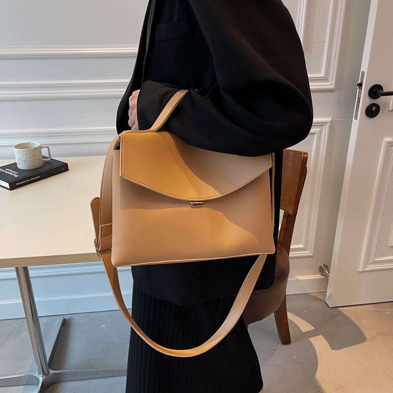 Bianco Mała Skórzana Torebka Damska Typu Crossbody - Czarny