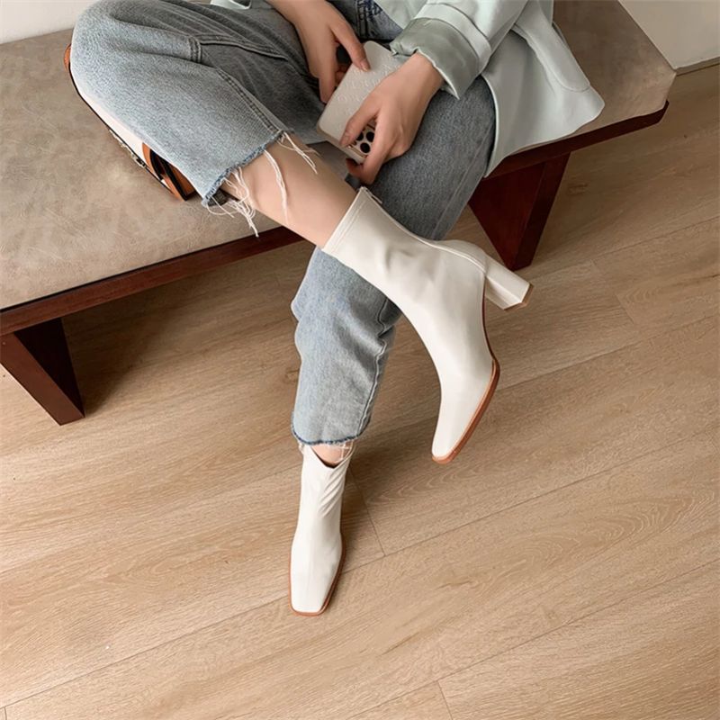 Buty Damskie Lombardi - Czarny bez futra