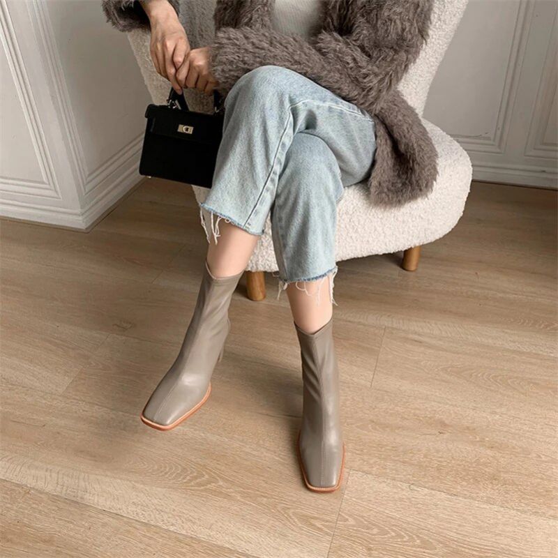 Buty Damskie Lombardi - Czarny bez futra
