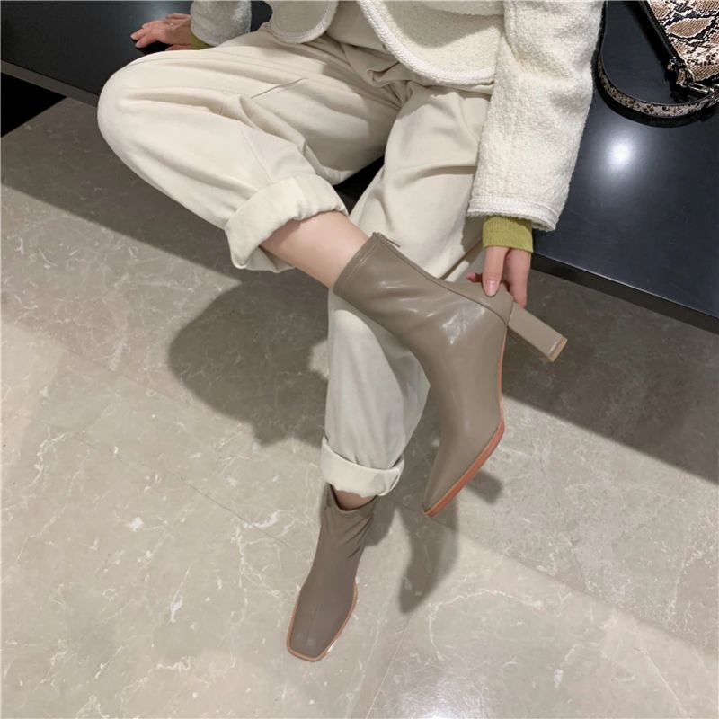 Buty Damskie Lombardi - Czarny bez futra