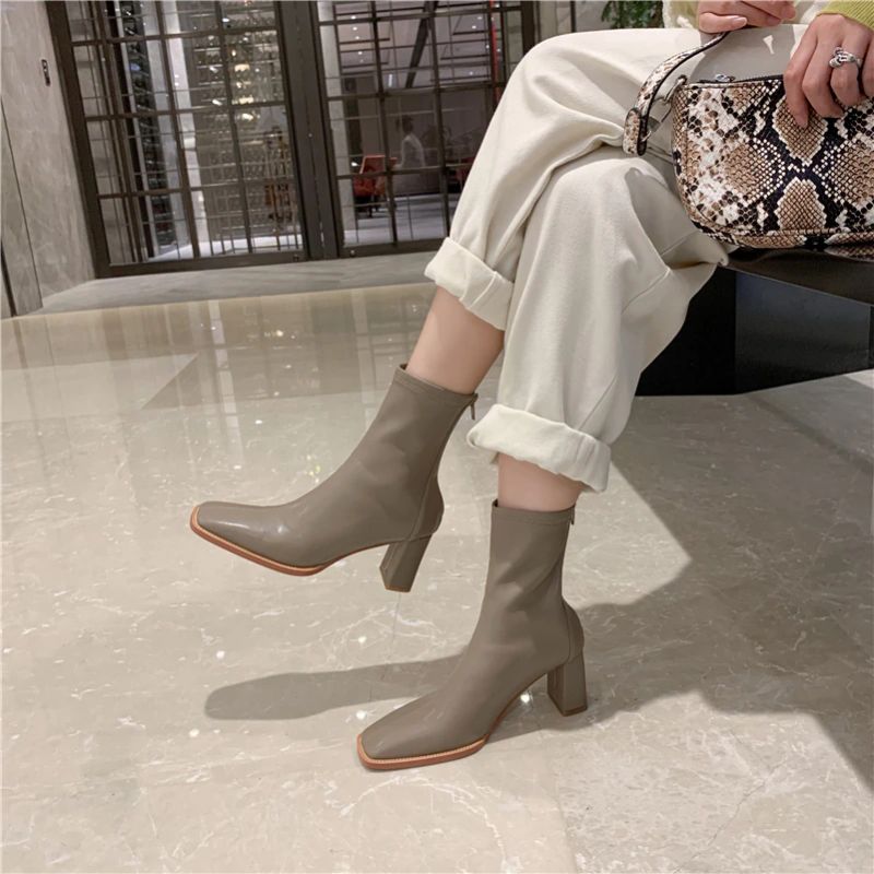 Buty Damskie Lombardi - Czarny bez futra