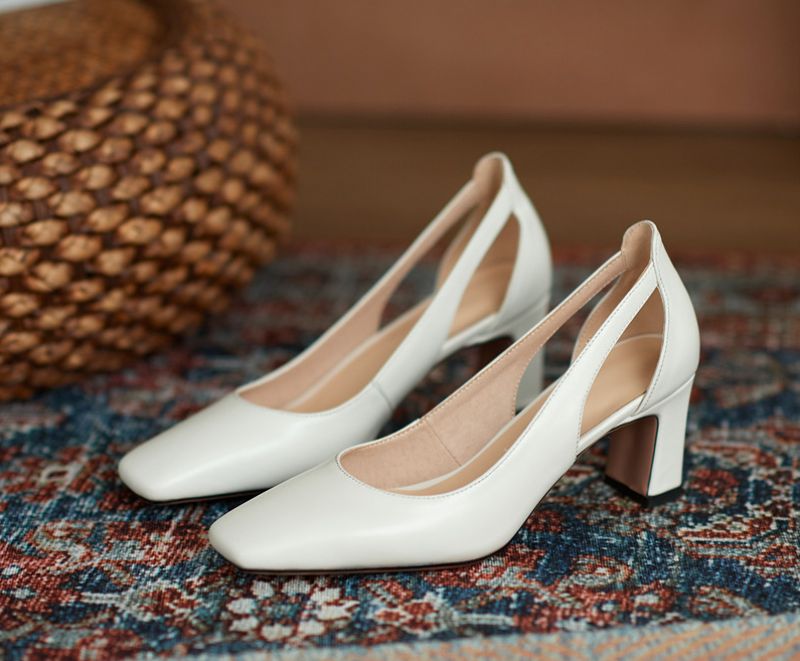Buty Damskie Renata Na Obcasie - Beżowy