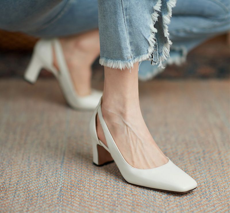Buty Damskie Renata Na Obcasie - Beżowy