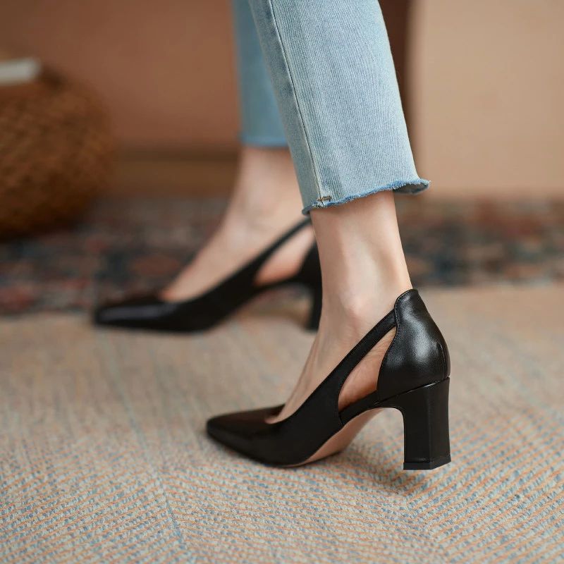 Buty Damskie Renata Na Obcasie - Beżowy