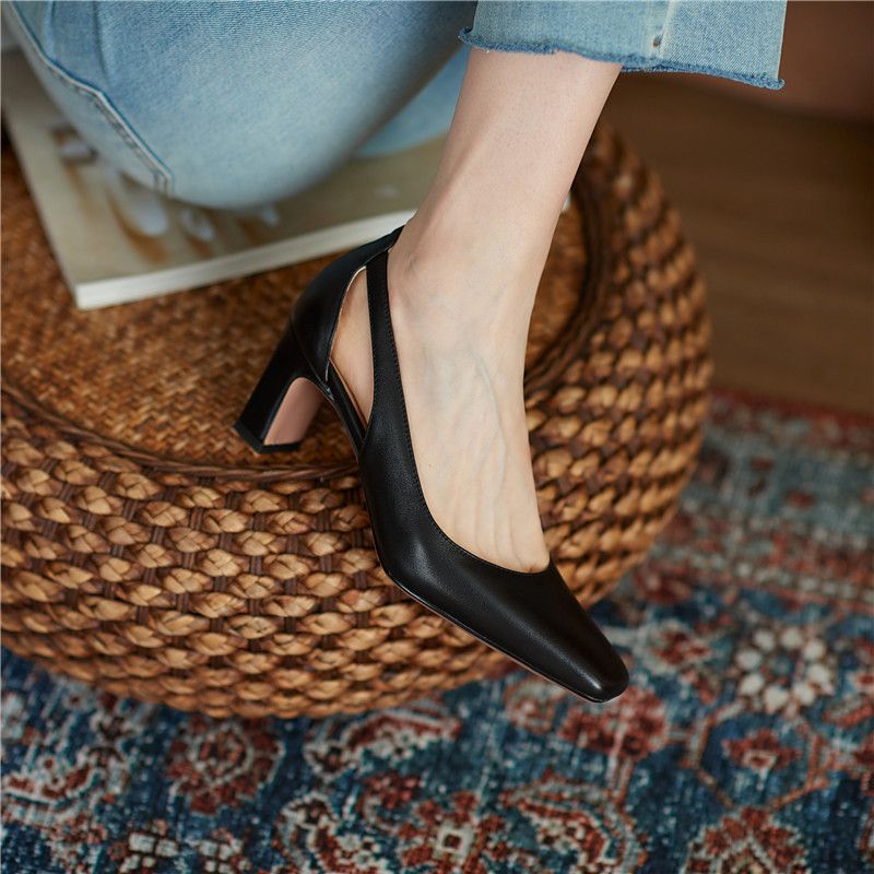 Buty Damskie Renata Na Obcasie - Beżowy