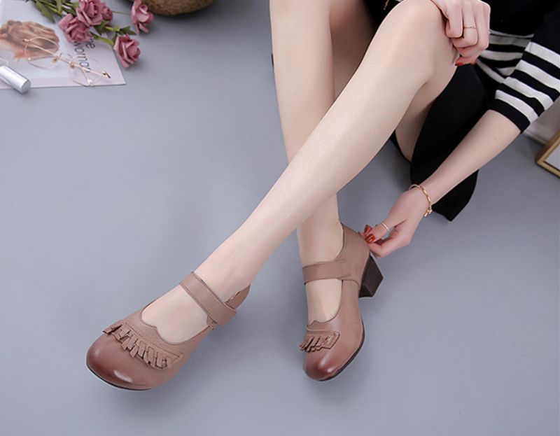 Buty Damskie Simone Na Obcasie - Czarny