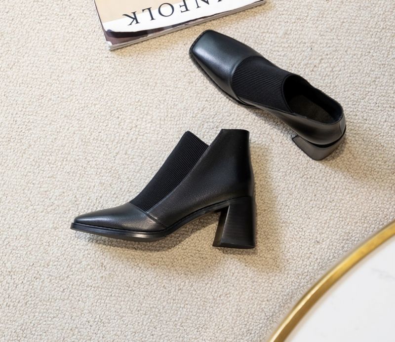 Buty Damskie Skórzane Abdul Na Wysokim Obcasie Czarne - Czarna podszewka syntetyczna