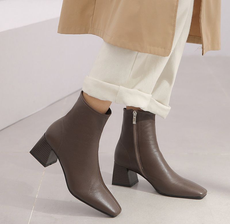 Buty Esquivel Do Kostek - Brązowy