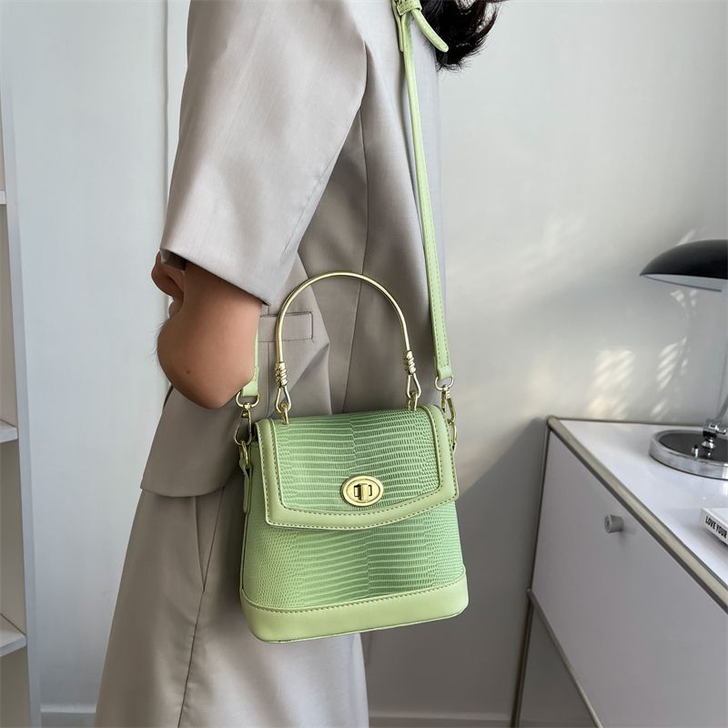 Caruso Damska Mini Torebka Skórzana Crossbody - Różowy