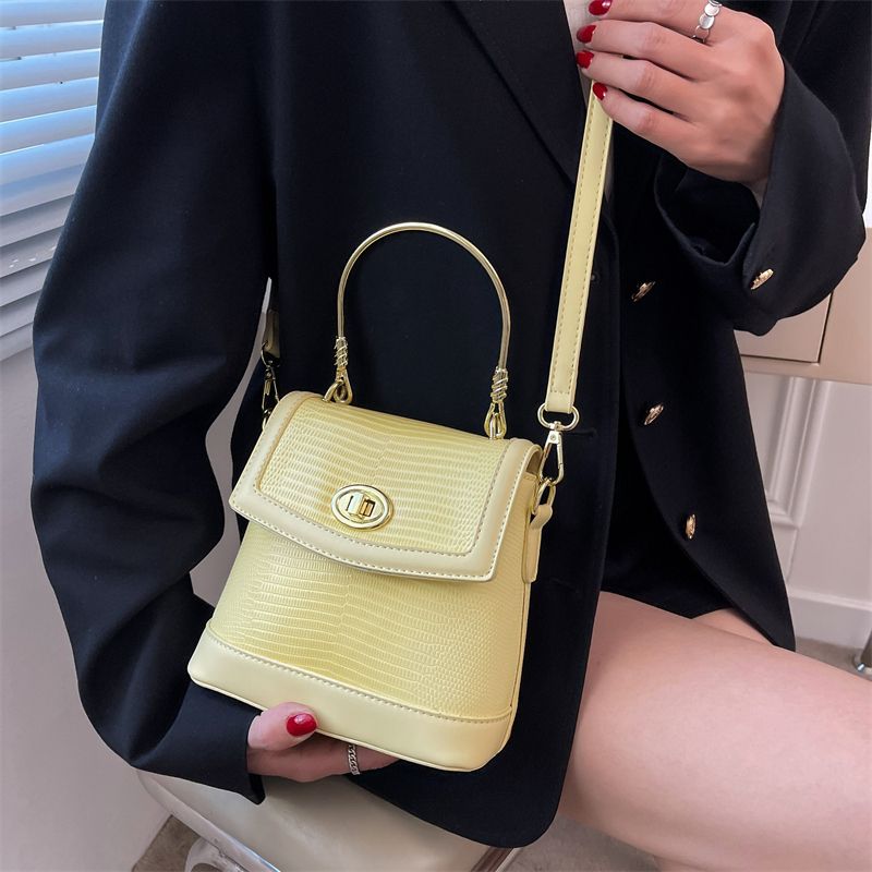 Caruso Damska Mini Torebka Skórzana Crossbody - Różowy