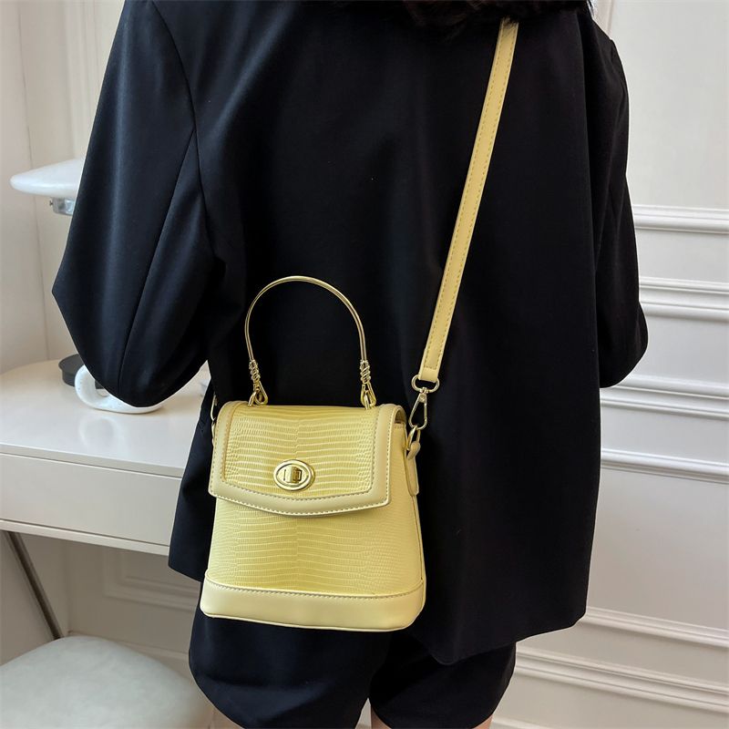 Caruso Damska Mini Torebka Skórzana Crossbody - Różowy