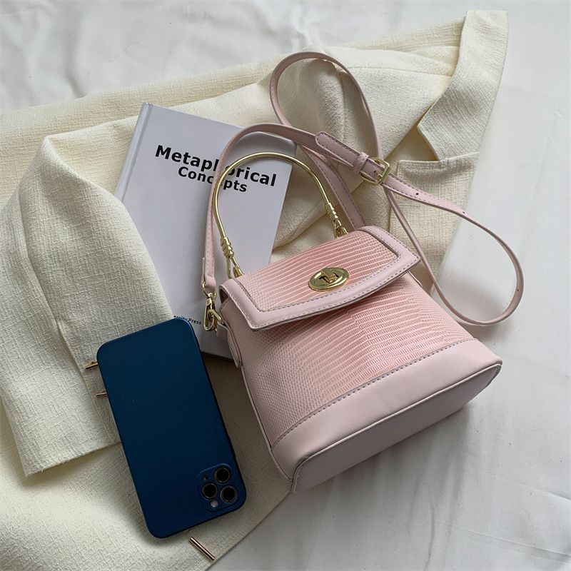 Caruso Damska Mini Torebka Skórzana Crossbody - Różowy