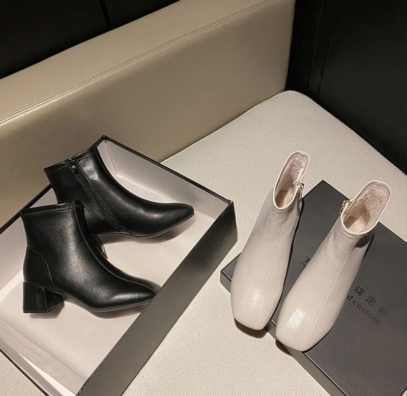 Demetria Booties Ankle Length - Czarny