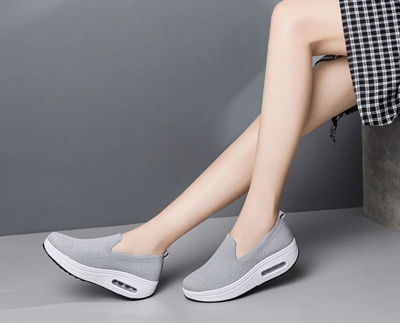 Elmira Damskie Buty Wsuwane Na Platformie - Czarny