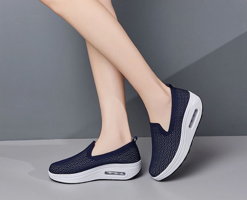 Elmira Damskie Buty Wsuwane Na Platformie - Czarny
