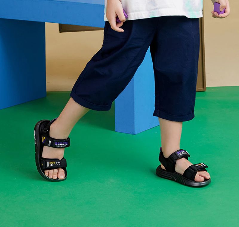 Foster Chłopięce Sandały Outdoorowe - Czarny