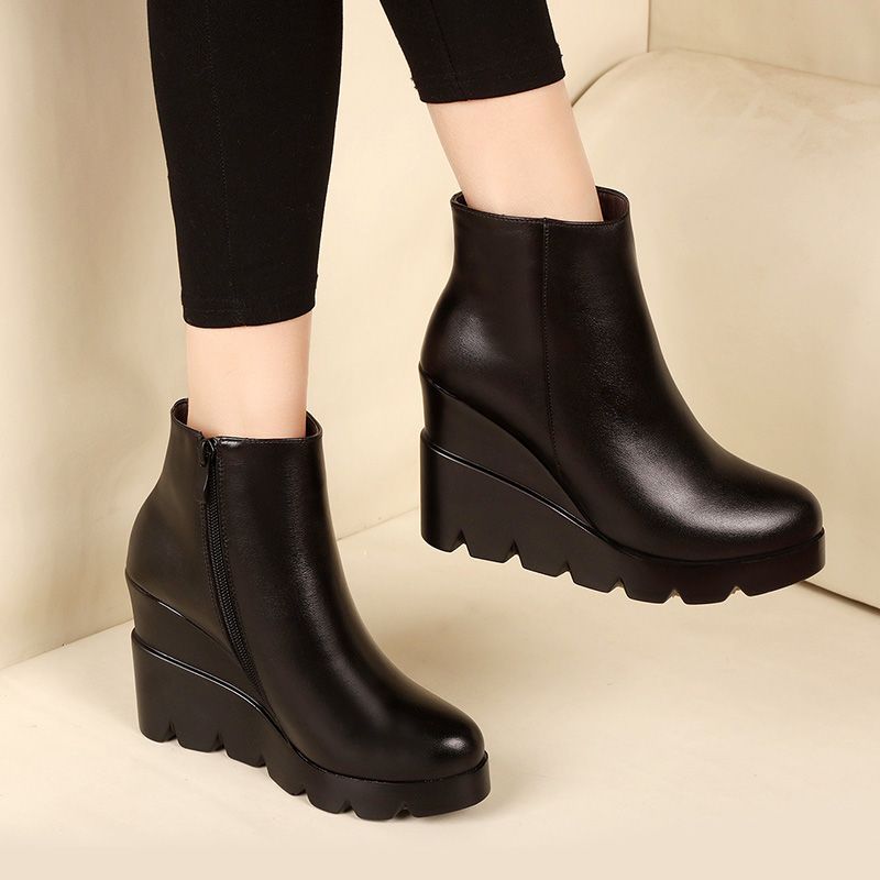 Lucrecia Damskie Buty Na Platformie - Czarny