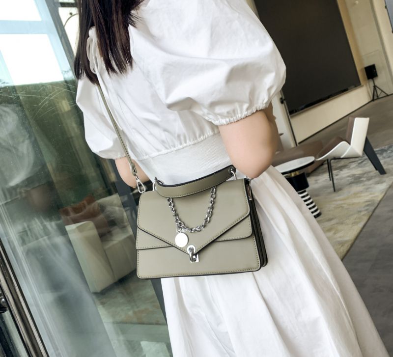 Torebka Damska Tonino High Quality Leather With Chain Short Handle - Czarny